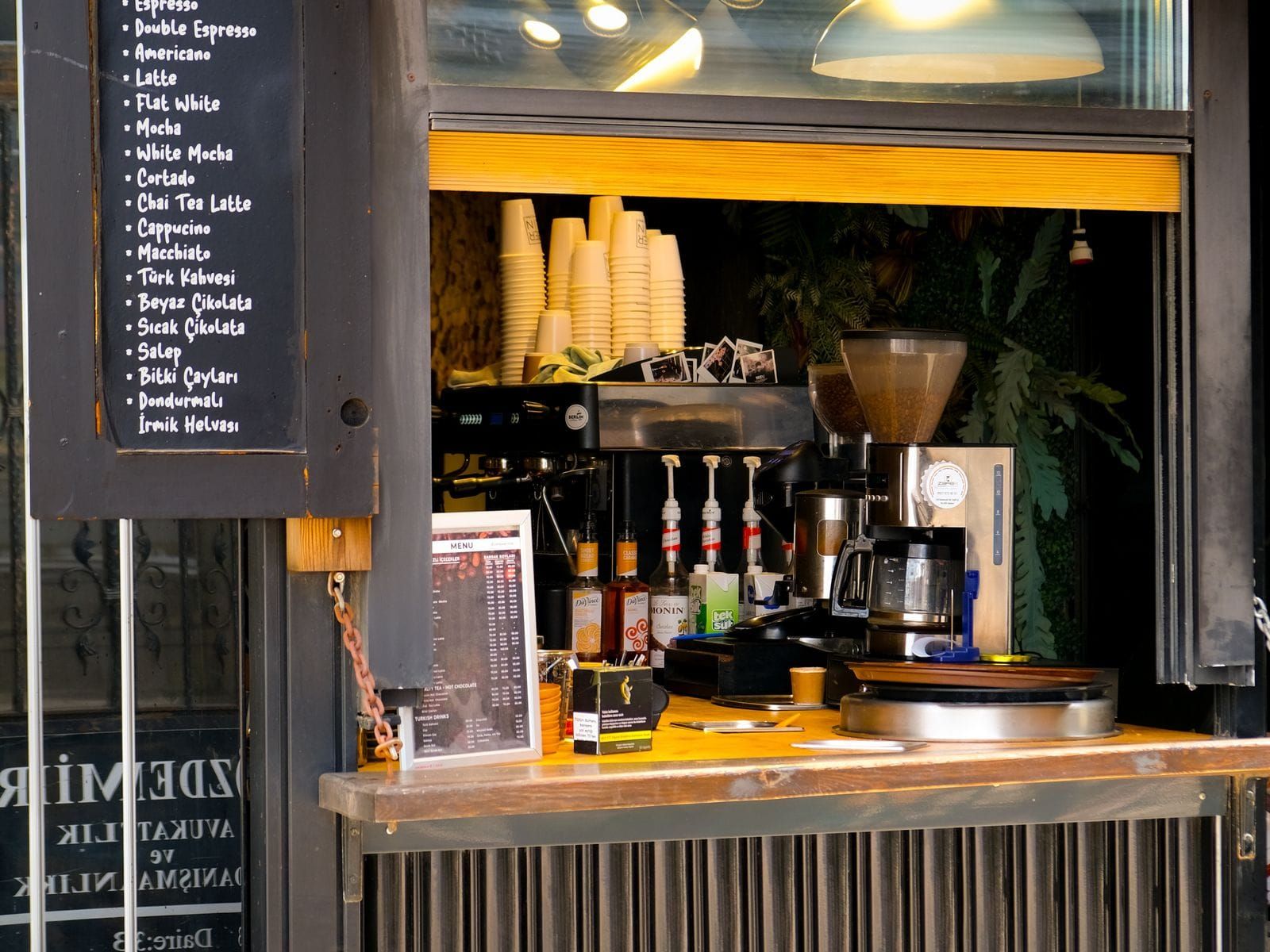 Specialty coffee bar counter